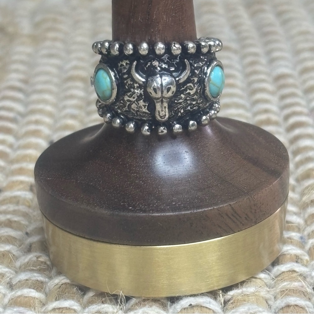 Brushed Silver Tone and Turquoise Bull Skull Ring Costume Fashion Ring Size 6